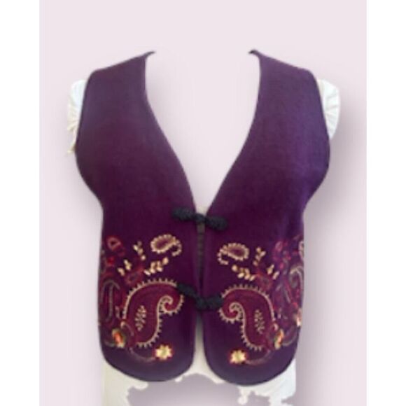 Casual Corner Wool Paisley Embroidered Vest Deep Plum 100% Wool Vest Frog Sz M - Picture 1 of 8